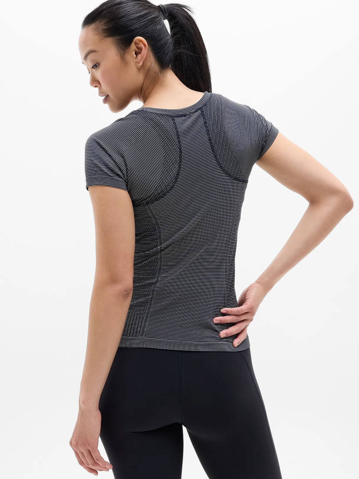 Momentum Seamless Tee