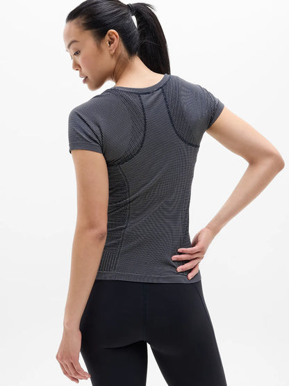 Momentum Seamless Tee
