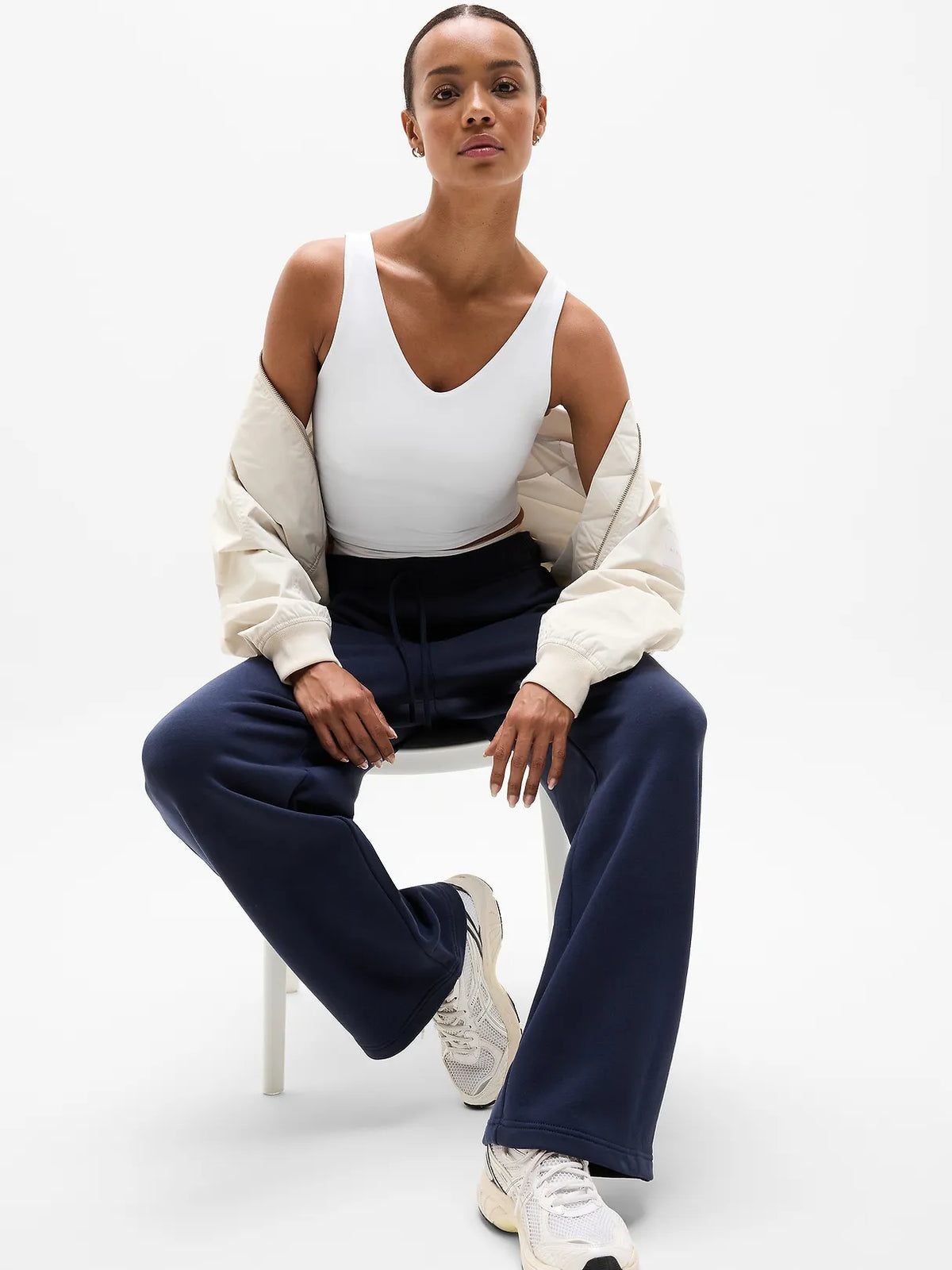 Transcend V-Neck Crop Sports Bra D-DD