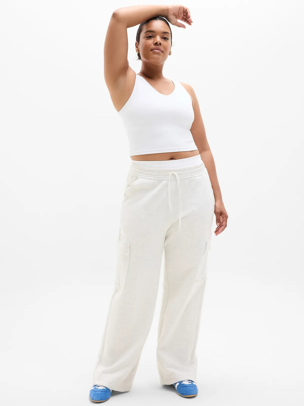 Transcend V-Neck Crop Sports Bra D-DD