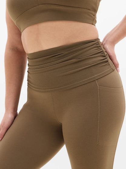Salutation Stash Fold Over 7/8 Legging