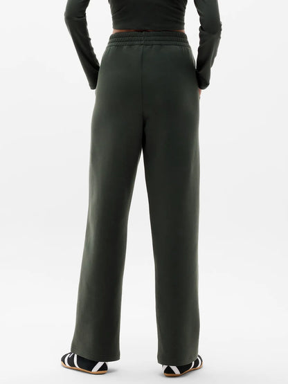 Form Knit Mid Rise Straight Pant
