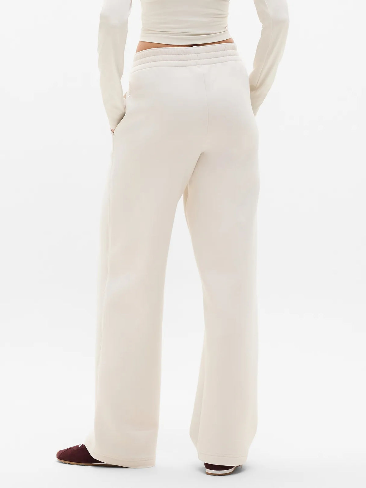 Form Knit Mid Rise Straight Pant