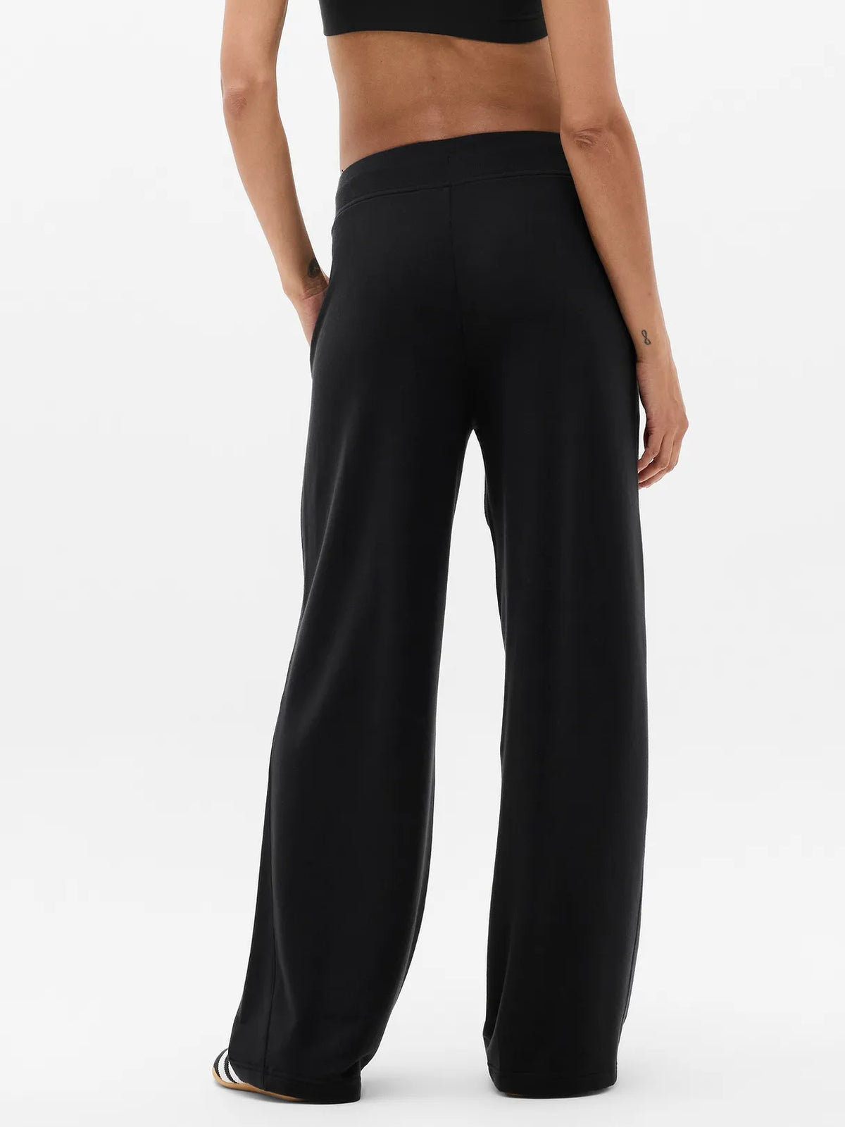 Coaster Luxe Straight Leg Pant