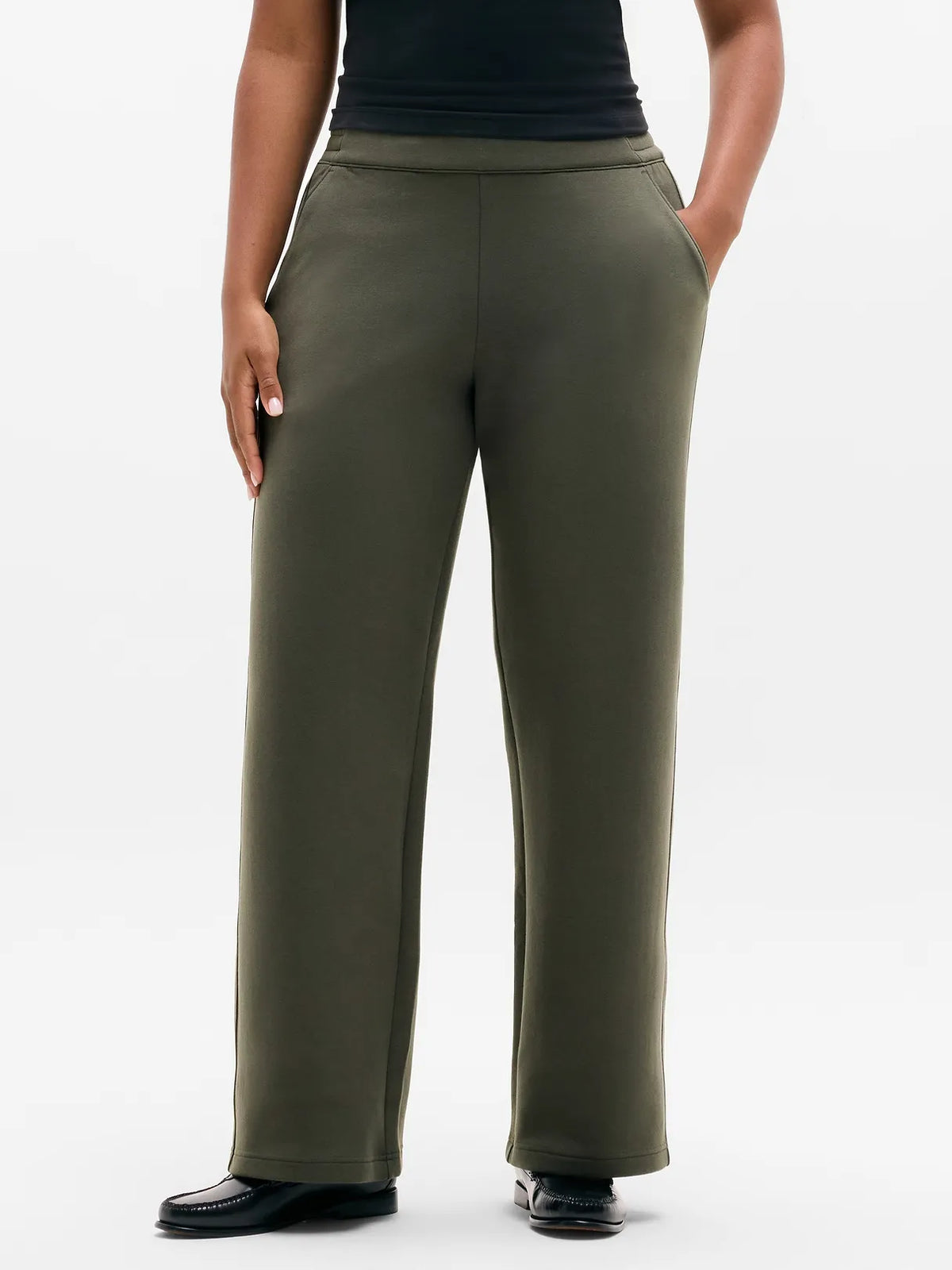 Form Knit Mid Rise Straight Pant