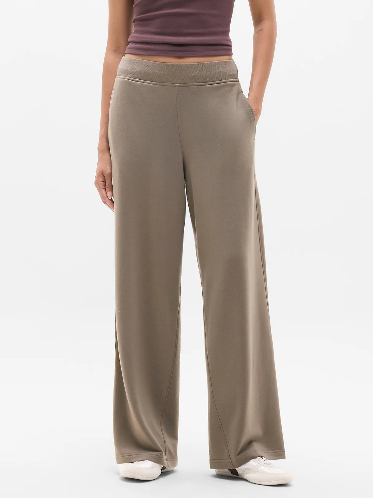 Coaster Luxe Straight Leg Pant