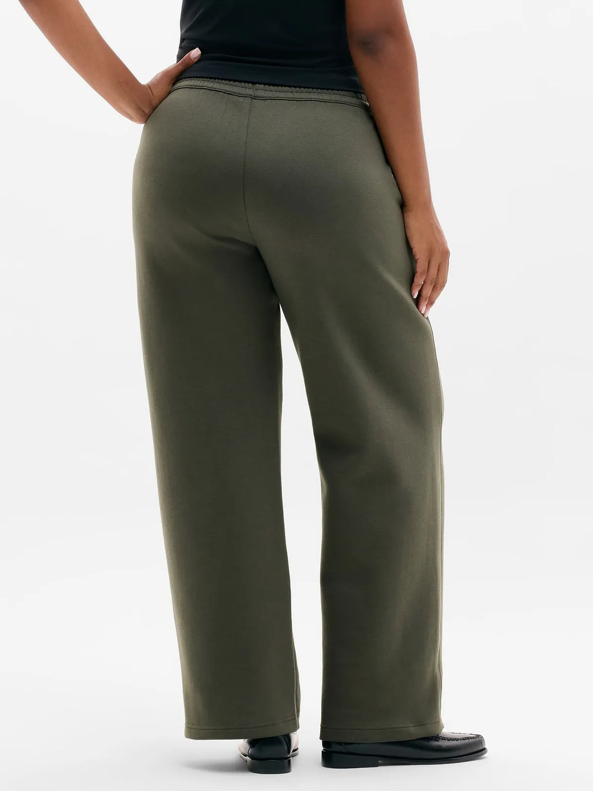 Form Knit Mid Rise Straight Pant