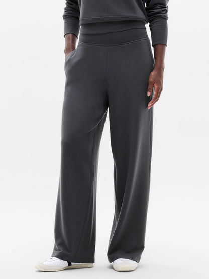 Coaster Luxe Straight Leg Pant
