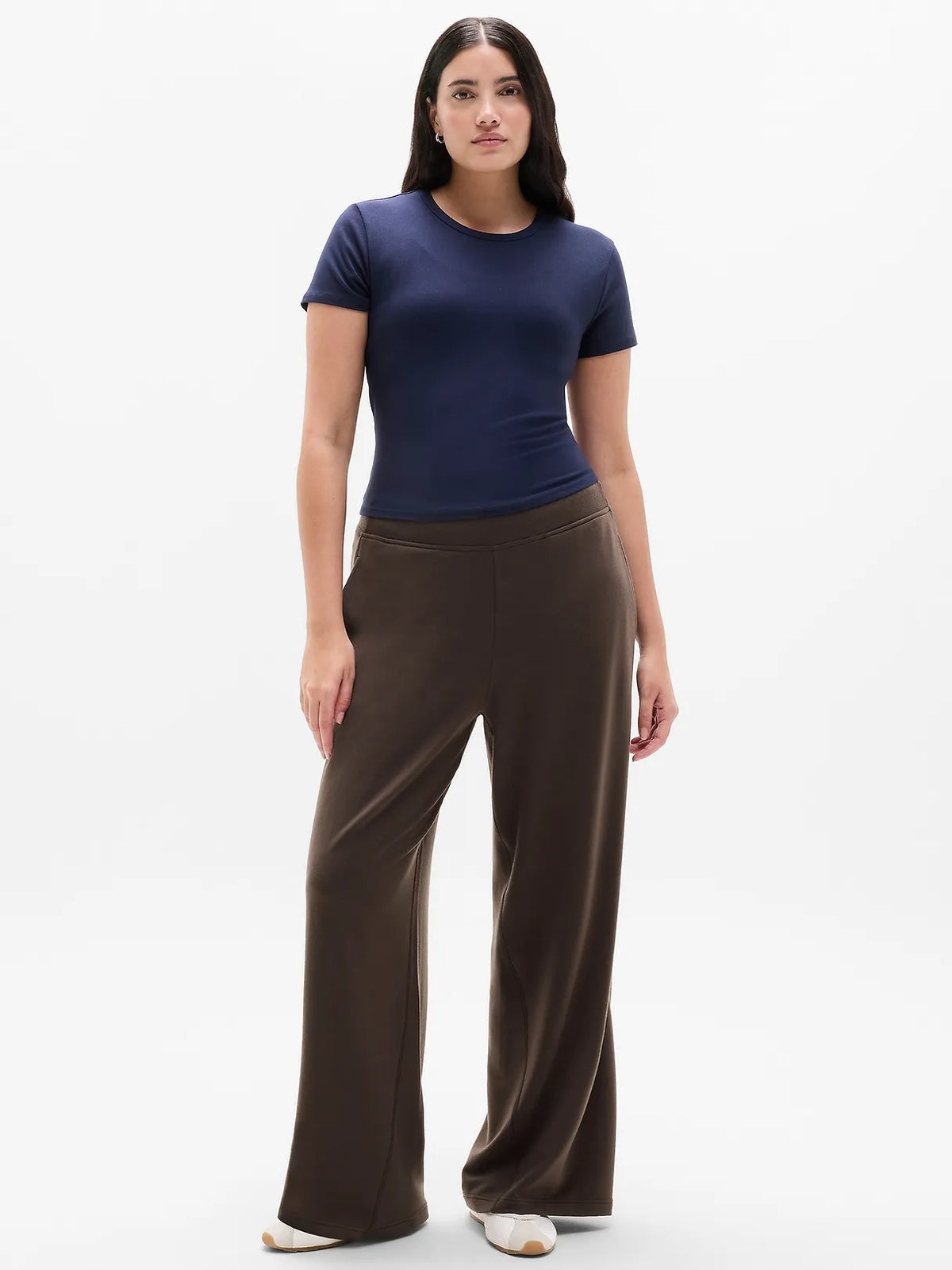 Coaster Luxe Straight Leg Pant