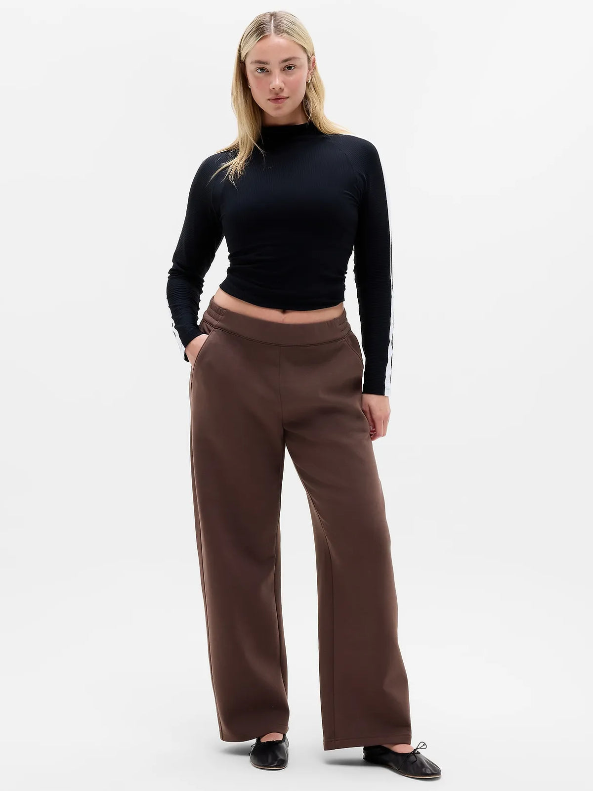 Form Knit Mid Rise Straight Pant